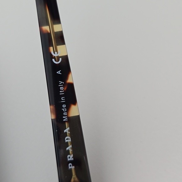 Prada sunglasses grey tint with red decor and turtle arms - Picture 6 of 9